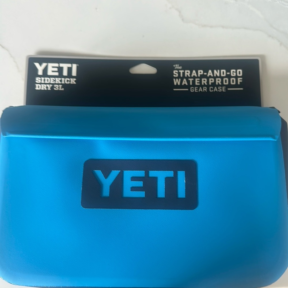 Yeti sidekick 3L Electric Blue Color
Brand New With Tags. Never Used